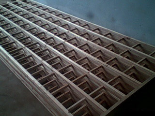 直線(xiàn)篩木網(wǎng)架